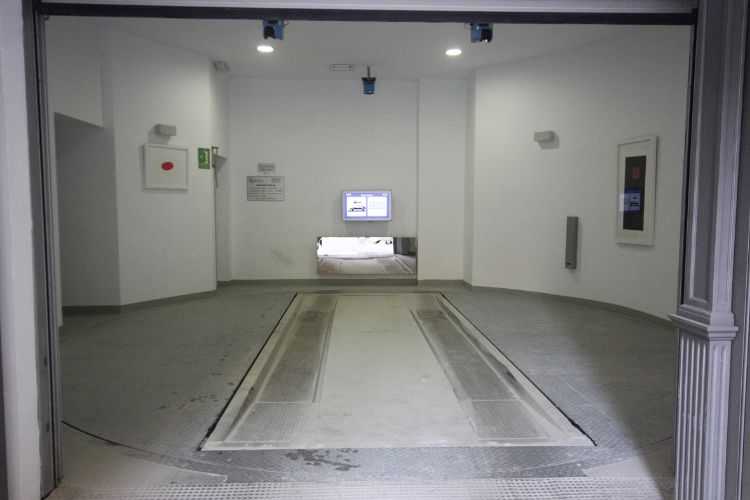 Entrée parking automatique